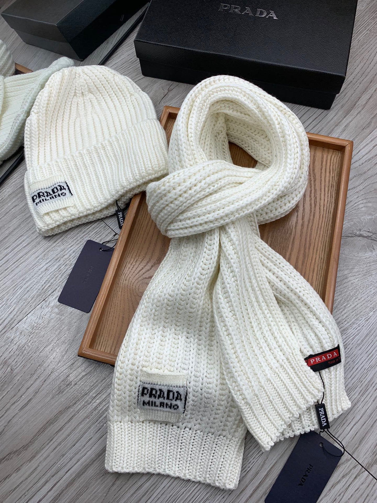 PRADA SET SCARF AND HAT IN WHITE WOOL AND RABBIT FUR 388991