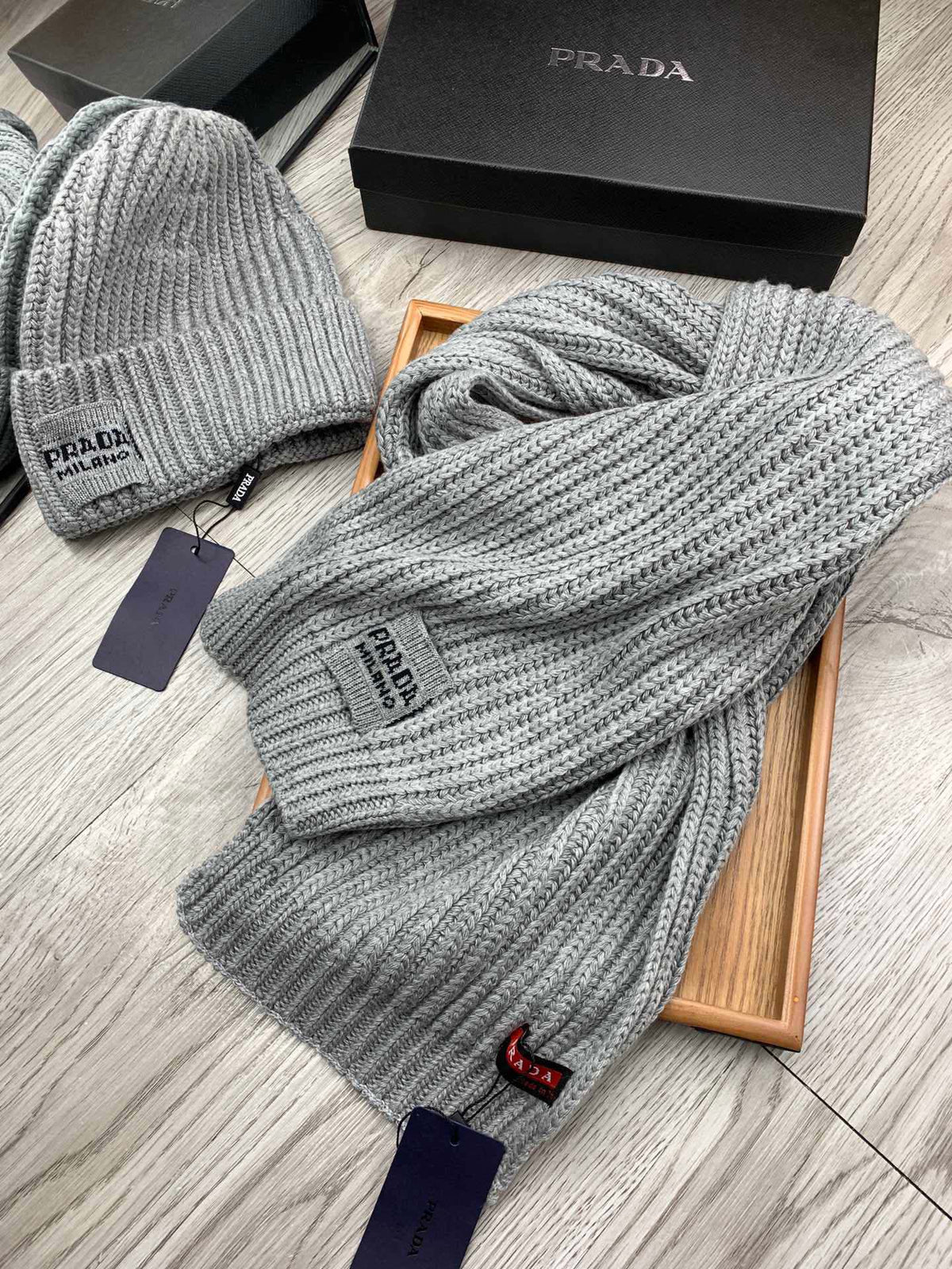PRADA SET SCARF AND HAT IN PALE GRAY WOOL AND RABBIT FUR 388992