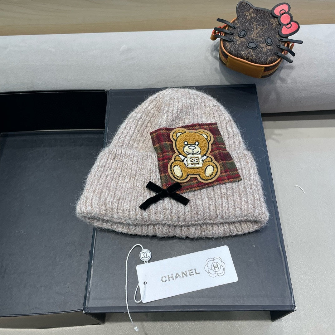 CHANEL BEANIE HAT IN CAMEL BEIGE WOOL WITH BOW 421255