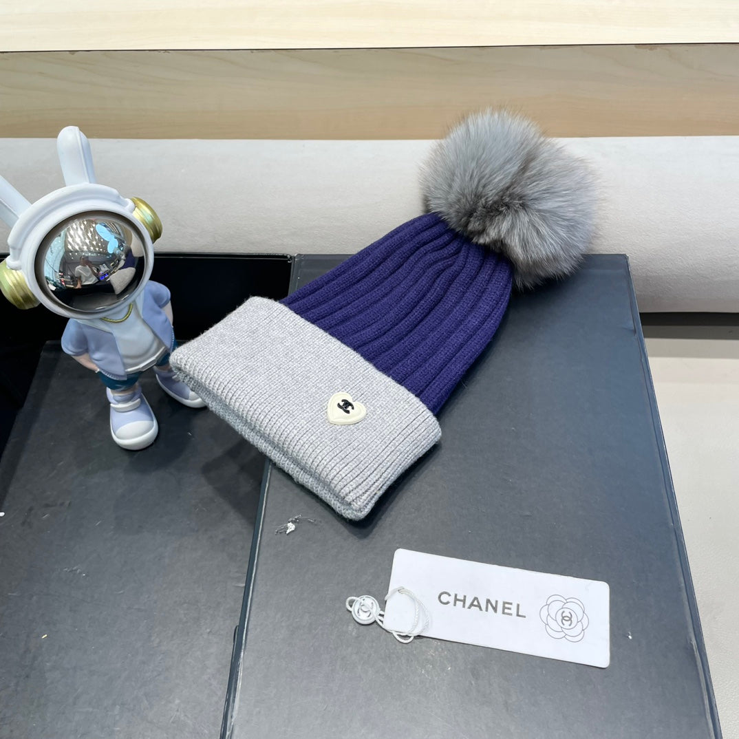 CHANEL BEANIE HAT IN BERRY BLUE MIX LIGHT GRAY WOOL 421052