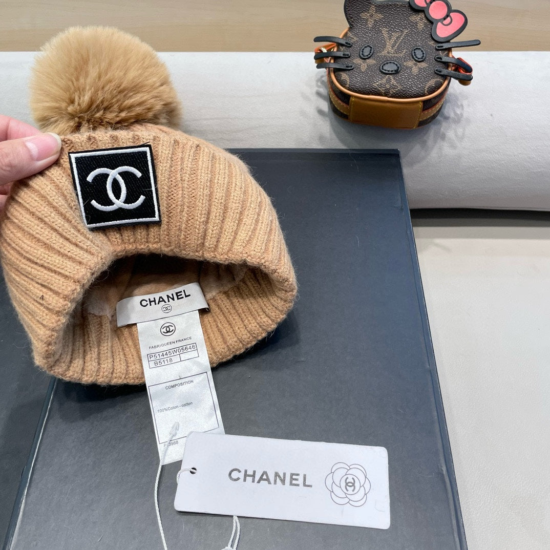 CHANEL BEANIE HAT IN SEPIA TAN WOOL 422177