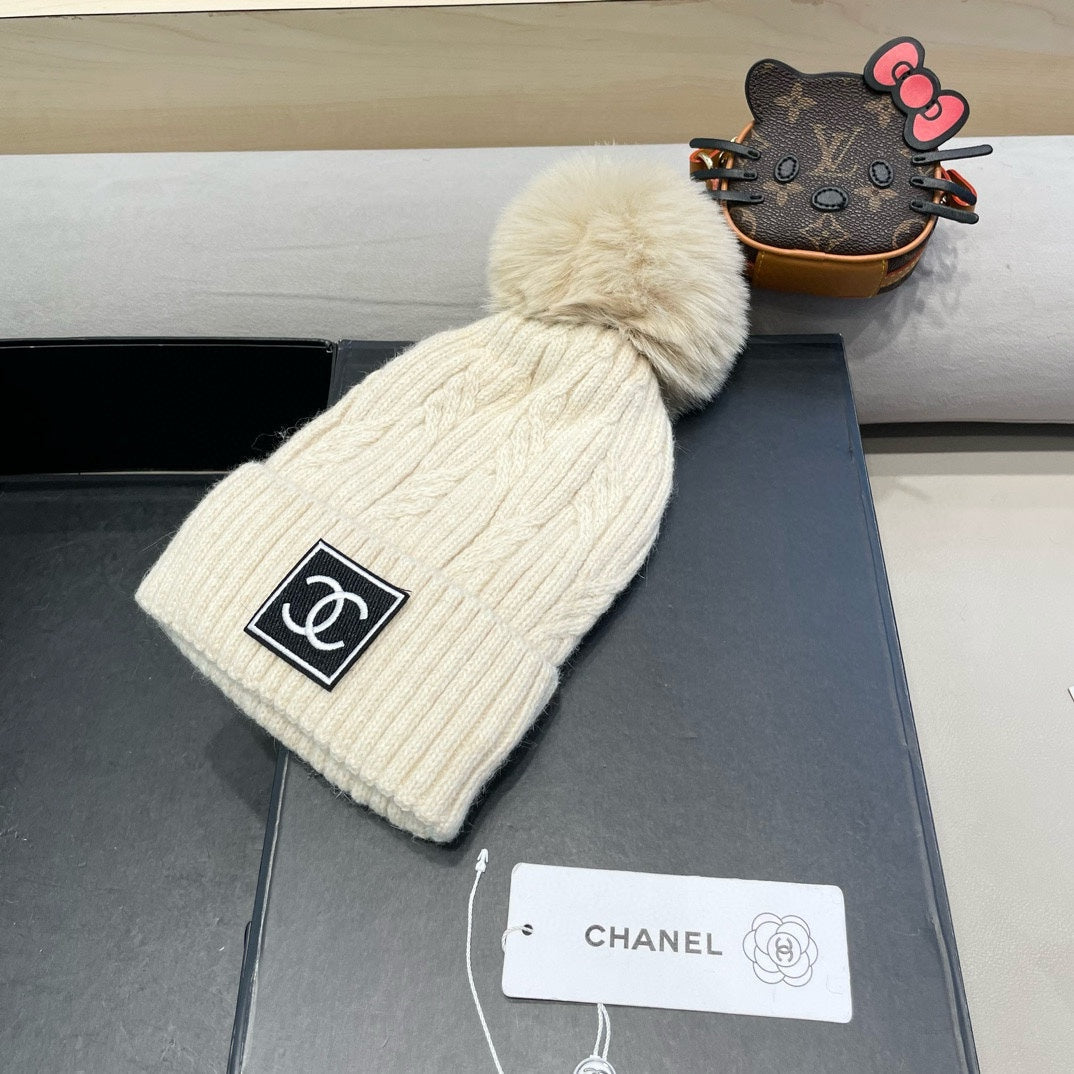 CHANEL BEANIE HAT IN BEIGE WOOL 422178