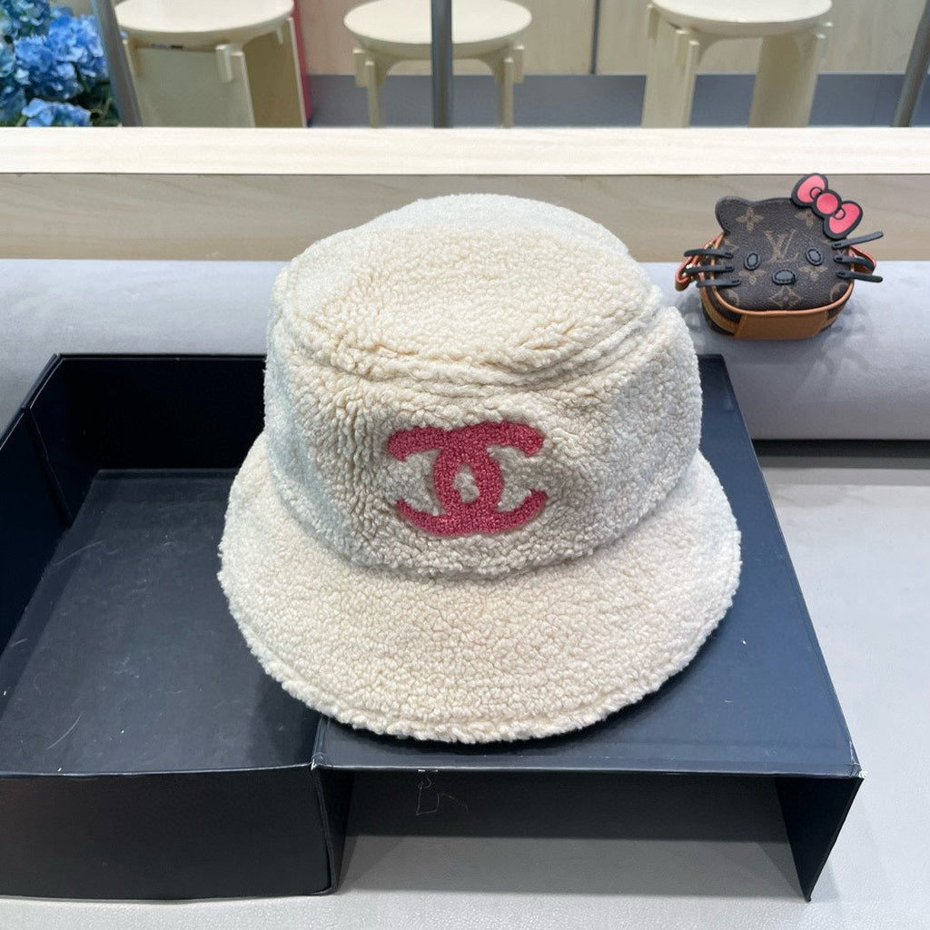 CHANEL BUCKET HAT IN BEIGE LAMB WOOL 430249