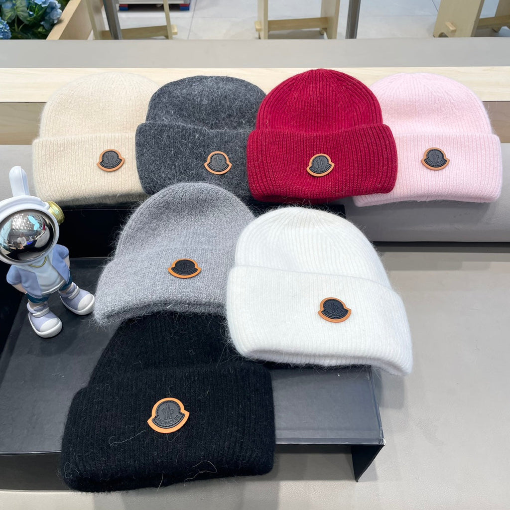 MONCLER BEANIE HAT IN PASTEL PINK WOOL 438125